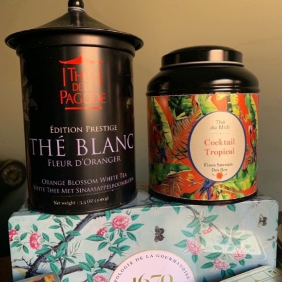 Lot of 11 Tea and Cookie Metal Tins with Lids - Picture 13 of 15